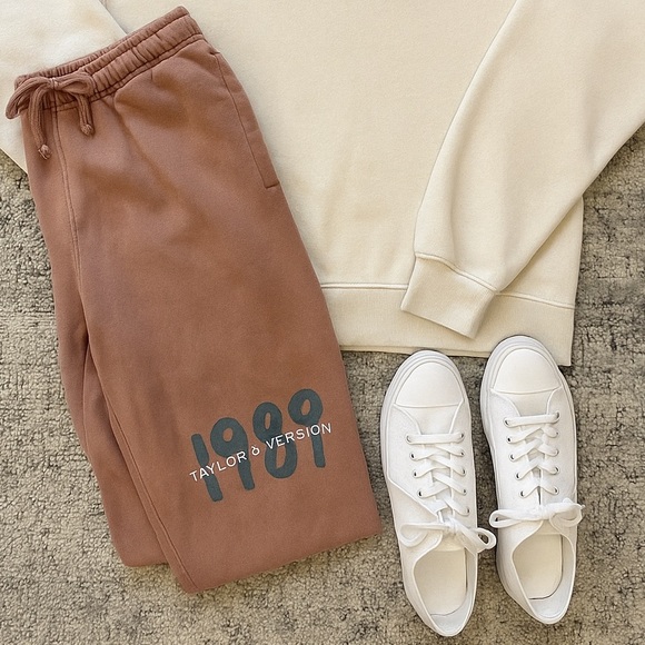 Taylor Swift Sweatpants Taylor Swift Merch 1989 Taylors Version Pink Jogger XS - Picture 1 of 8